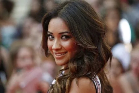 Shay Mitchell OnlyFans Leaked Free Thumbnail Picture - #PspoCStgpv
