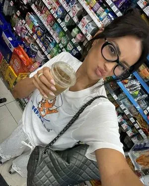 Shay Mitchell OnlyFans Leaked Free Thumbnail Picture - #e9aelo452w