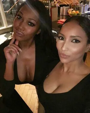 Shayliving OnlyFans Leaked Free Thumbnail Picture - #OFScijIwaA