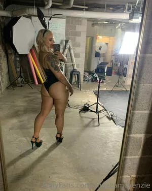 Shazza McKenzie OnlyFans Leaked Free Thumbnail Picture - #AngAeCADBJ