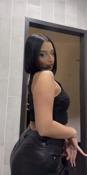Shelly Officiiall OnlyFans Leaked Free Thumbnail Picture - #okBaR3or0t