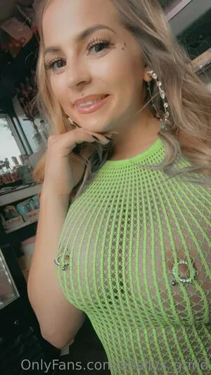 Shellys Grind OnlyFans Leaked Free Thumbnail Picture - #4WI1zaVGJd