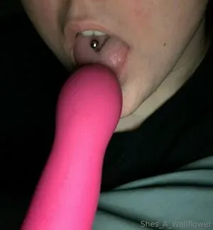 Shes A Wallflower OnlyFans Leaked Free Thumbnail Picture - #LRCt9XTiXq