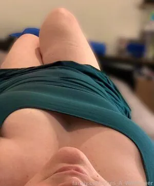 Shes A Wallflower OnlyFans Leaked Free Thumbnail Picture - #YJTEMFfeN0