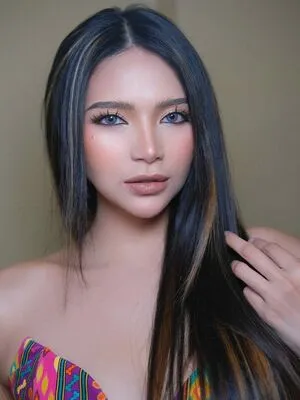 Shiena Yu OnlyFans Leaked Free Thumbnail Picture - #0MbyrdFi72