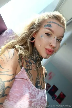 Shineroxy OnlyFans Leaked Free Thumbnail Picture - #Qi5EbAAuaN