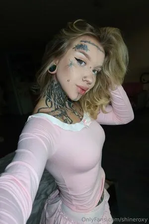 Shineroxy OnlyFans Leaked Free Thumbnail Picture - #YMyoric1m9