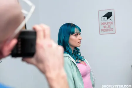 Shoplyfter OnlyFans Leaked Free Thumbnail Picture - #J0UPK0qla0