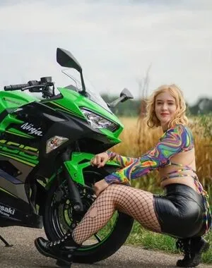 Shorty Rider Eva OnlyFans Leaked Free Thumbnail Picture - #kWb4MFO4S4