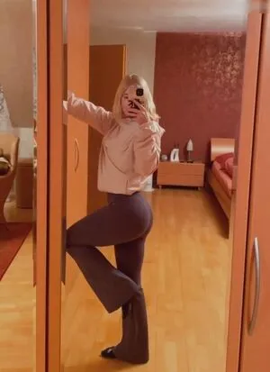 Shorty Rider Eva OnlyFans Leaked Free Thumbnail Picture - #xOC41O02ua