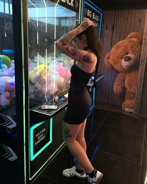 Showliana OnlyFans Leaked Free Thumbnail Picture - #NjeOQ2TAIw