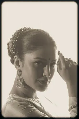 Shruti Haasan OnlyFans Leaked Free Thumbnail Picture - #yDHEhvwEg2