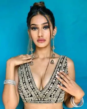 Shubhna Agarwal OnlyFans Leaked Free Thumbnail Picture - #9Lceu5cCQV