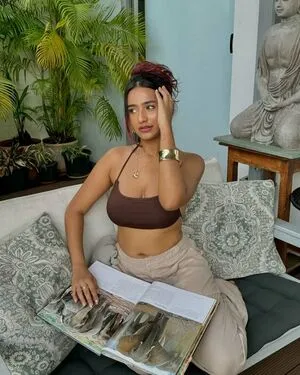 Shubhna Agarwal OnlyFans Leaked Free Thumbnail Picture - #xOinpJmbo5