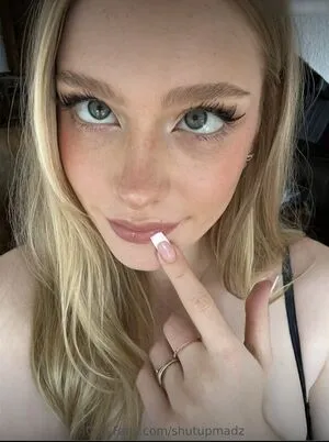Shutupmelissa OnlyFans Leaked Free Thumbnail Picture - #9xzpMEYL1L
