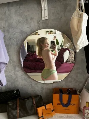 Shutupmelissa OnlyFans Leaked Free Thumbnail Picture - #LNOudy906r