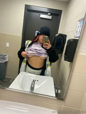 Shweedslxt OnlyFans Leaked Free Thumbnail Picture - #yLA0n4msdx