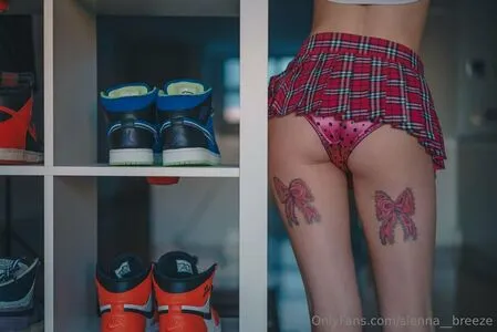 Sienna Breeze OnlyFans Leaked Free Thumbnail Picture - #FFHojUOF5G