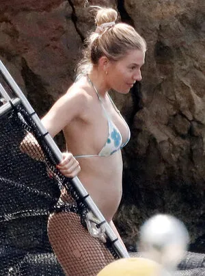 Sienna Miller OnlyFans Leaked Free Thumbnail Picture - #jsoynXA975