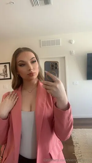 Siennavossxo OnlyFans Leaked Free Thumbnail Picture - #siISbfASnm