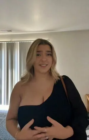 Sierra Bellingar OnlyFans Leaked Free Thumbnail Picture - #0DjnPR3P2c