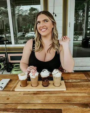 Sierra Bellingar OnlyFans Leaked Free Thumbnail Picture - #FWnCAsscc6