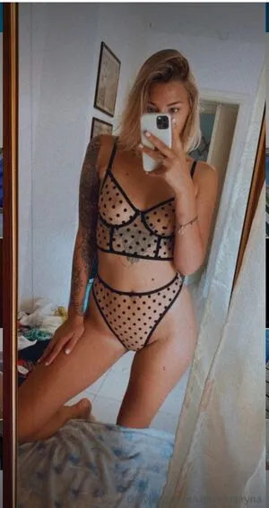 Signorinairyna OnlyFans Leaked Free Thumbnail Picture - #F2OjsodHC5