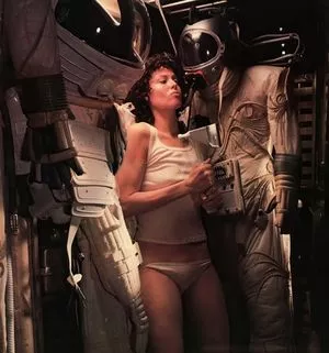 Sigourney Weaver OnlyFans Leaked Free Thumbnail Picture - #G0b5j54KiD