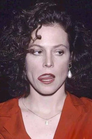 Sigourney Weaver OnlyFans Leaked Free Thumbnail Picture - #RyrKTEDJT9