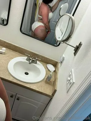 Silentwithak OnlyFans Leaked Free Thumbnail Picture - #WaaBF99PrK