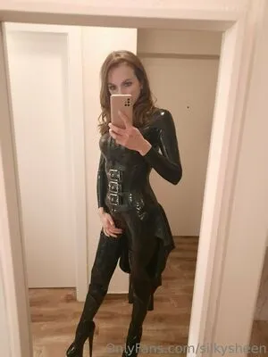 Silkysheen OnlyFans Leaked Free Thumbnail Picture - #6Qyync69II