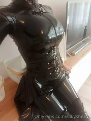 Silkysheen OnlyFans Leaked Free Thumbnail Picture - #yaV0QX9gdA