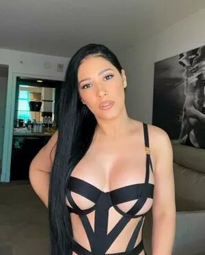 Simaria OnlyFans Leaked Free Thumbnail Picture - #fhCK4jWfan
