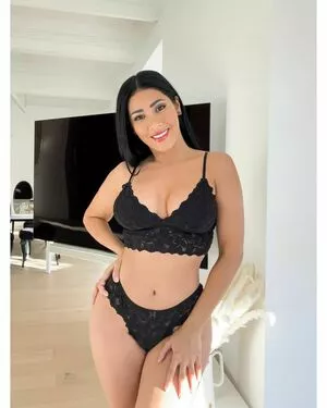 Simaria OnlyFans Leaked Free Thumbnail Picture - #ihumlIMmDa