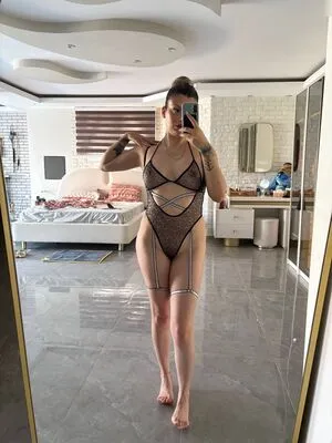 Simgeniz OnlyFans Leaked Free Thumbnail Picture - #3nMMoVG5I0