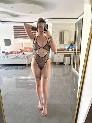 Simgeniz OnlyFans Leaked Free Thumbnail Picture - #9YCegjwFer