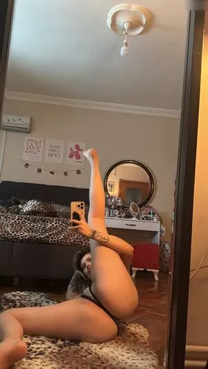 Simgeniz OnlyFans Leaked Free Thumbnail Picture - #hra1ltBqAz