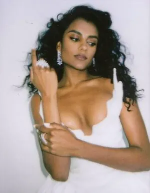 Simone Ashley OnlyFans Leaked Free Thumbnail Picture - #0WCbCZrJ6M