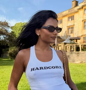 Simone Ashley OnlyFans Leaked Free Thumbnail Picture - #8ByVYkhzXI