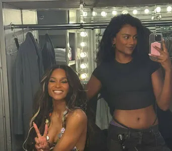 Simone Ashley OnlyFans Leaked Free Thumbnail Picture - #BOrKehZ7Hc