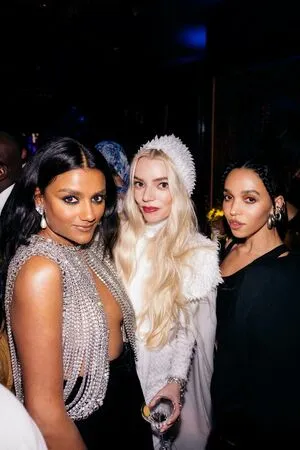 Simone Ashley OnlyFans Leaked Free Thumbnail Picture - #Dk5LGzjmV8