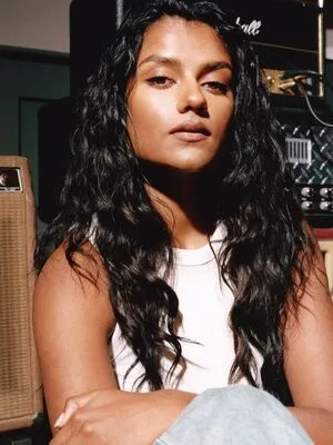 Simone Ashley OnlyFans Leaked Free Thumbnail Picture - #DoJH8X19qw