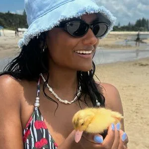 Simone Ashley OnlyFans Leaked Free Thumbnail Picture - #MLopfhYSUX