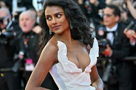 Simone Ashley OnlyFans Leaked Free Thumbnail Picture - #NLAoe5zZCF