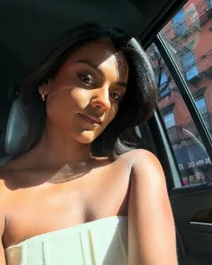 Simone Ashley OnlyFans Leaked Free Thumbnail Picture - #T8Vzxxb2Yp