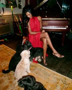 Simone Ashley OnlyFans Leaked Free Thumbnail Picture - #VMXSD1lrVH