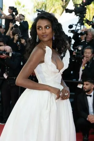 Simone Ashley OnlyFans Leaked Free Thumbnail Picture - #YxA9b6VGI1