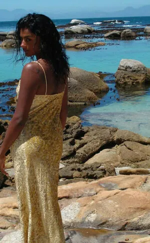 Simone Ashley OnlyFans Leaked Free Thumbnail Picture - #dzJ2b8NQr1