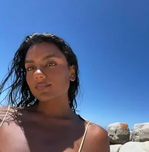 Simone Ashley OnlyFans Leaked Free Thumbnail Picture - #fQrMbj0uSs