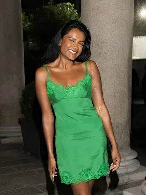 Simone Ashley OnlyFans Leaked Free Thumbnail Picture - #jAarIpQOwM